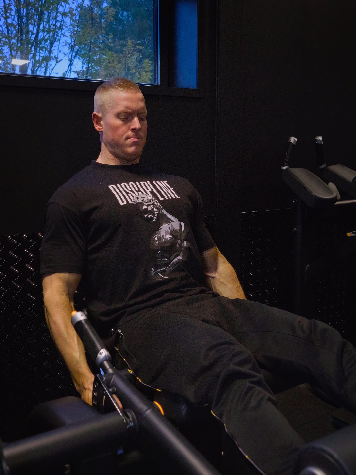 Black T-shirt Discipline